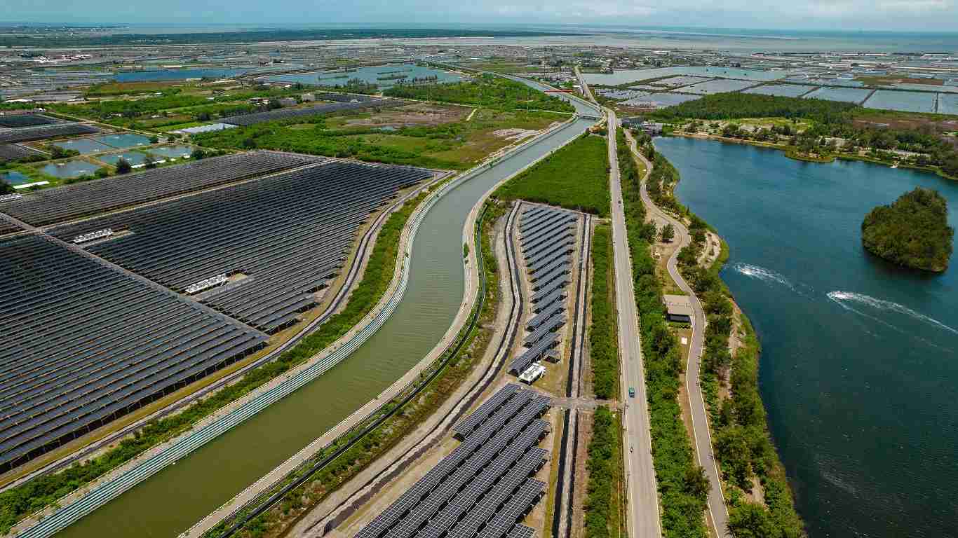 2121非凡能源事业提供智慧能源管理、、太阳能监控管理、、全方位电厂建置及运维解决方案，，并拥有管理超过6000案场的经验