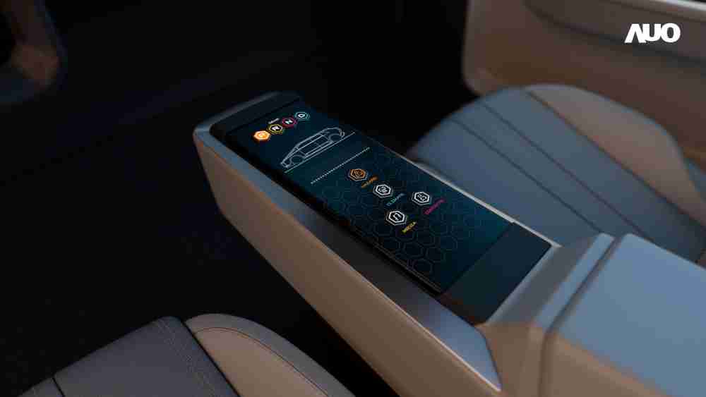 2121非凡以人性化设计打造多变形态中控显示(Morphing Center Control)，，，不使用时仅平面显示信息，，进行操作时，，，显示器则会动态隆起，，，转变成3D实体按钮，，，，并有触觉回馈，，，展示人机互动新体验